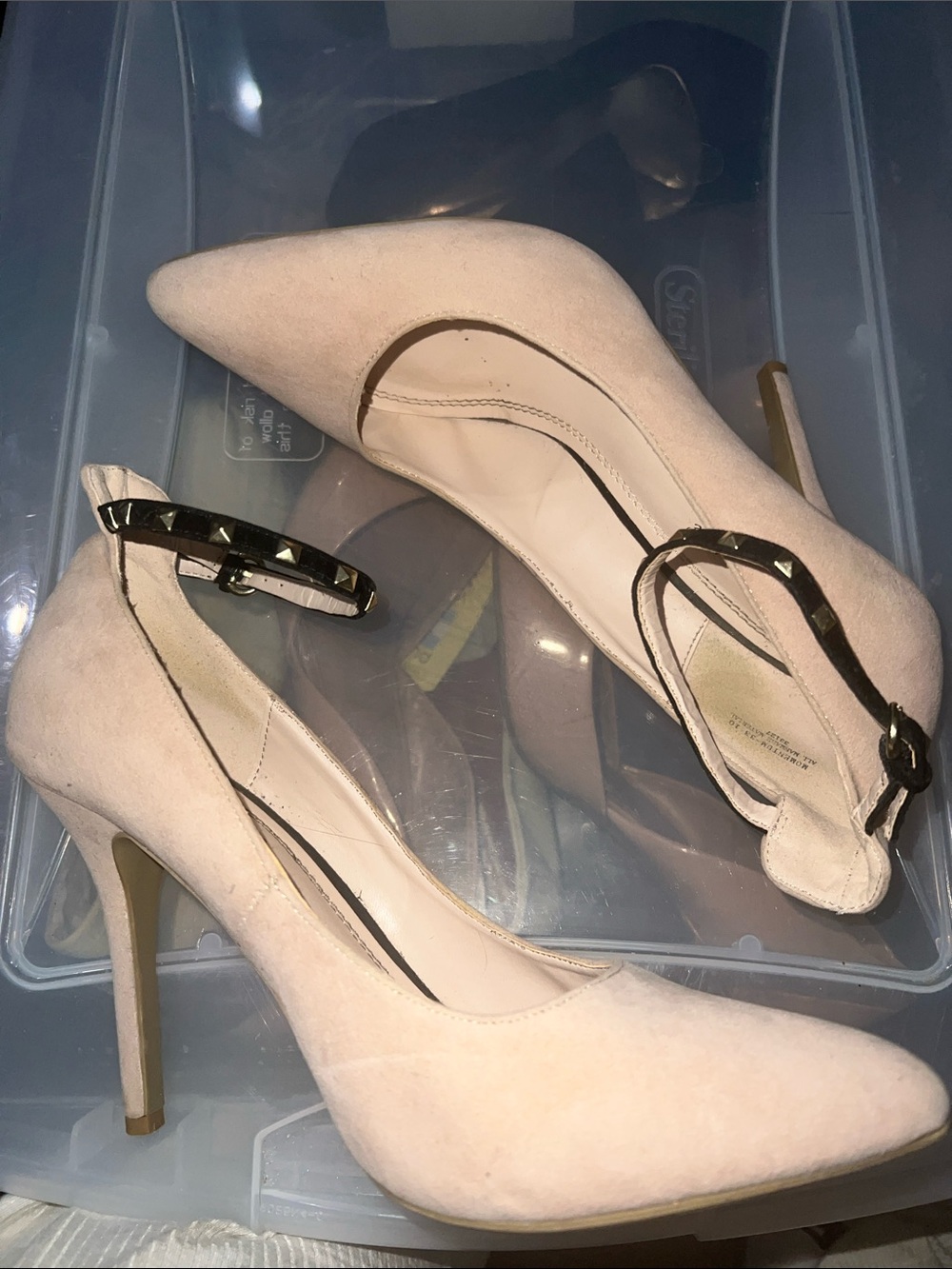 Women's Pointed Toe Ankle-Strap Pumps in Nude